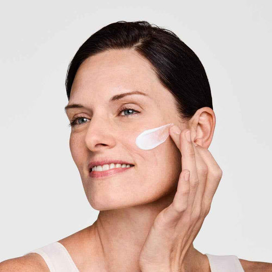 Daywear Multi-Protection Anti-Oxidant 24H-Moisture Cream SPF 15 | Anti-Aging Moisturizer | Face Cream